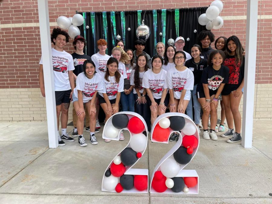 Class of 2022 Project Graduation raises funds for Incredible Pizza graduation party with car show