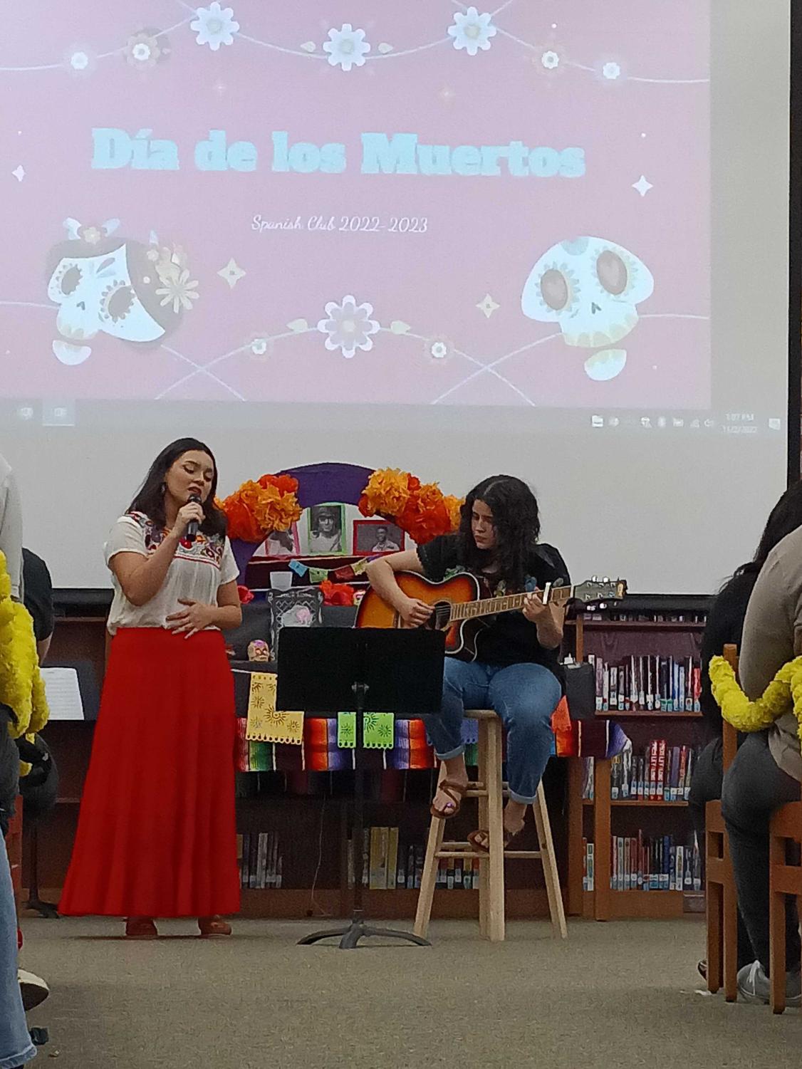 Staff+and+Spanish+club+students+celebrate+and+honor+Dia+de+Los+Muertos