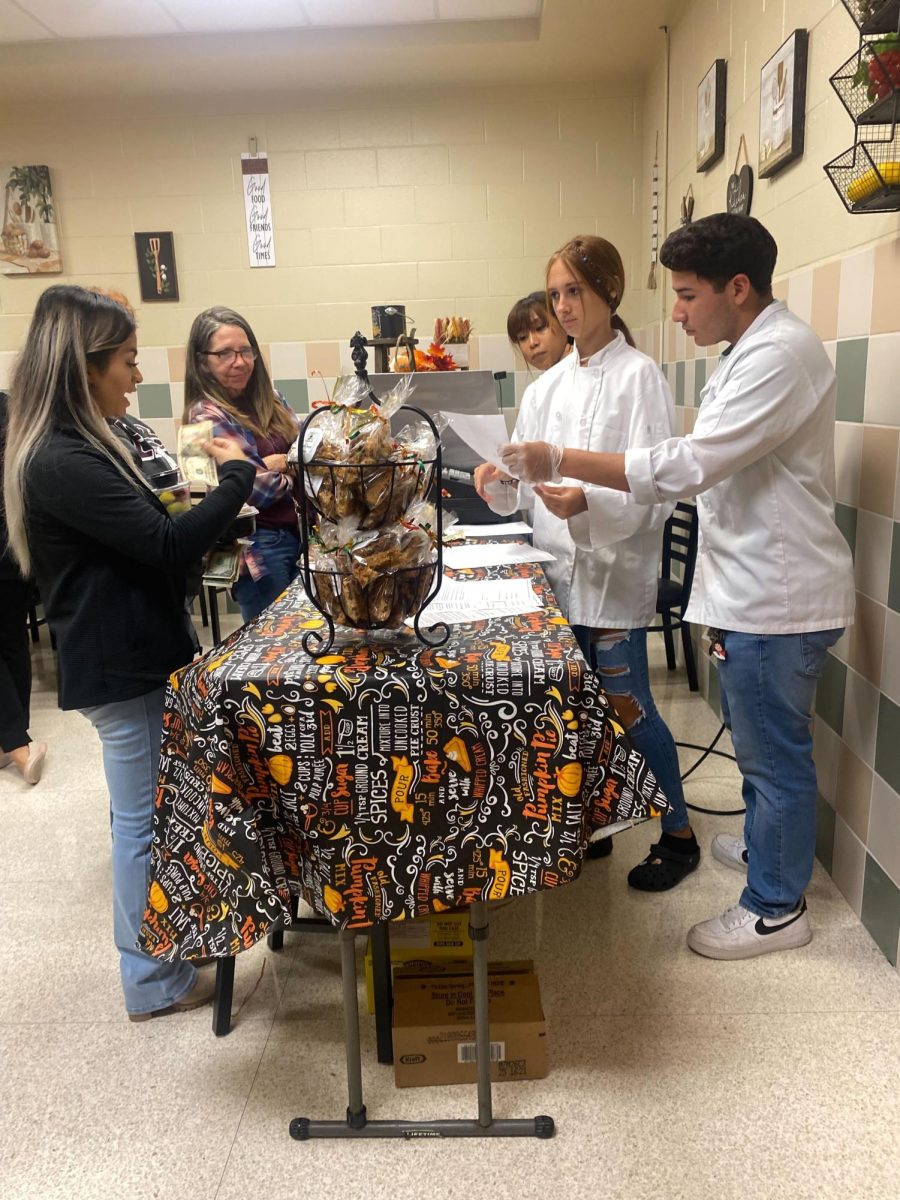 Practicum culinary students serve first café of the school year